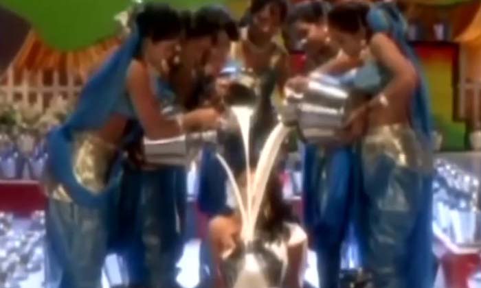 Telugu Aamani, Chiranjeevi, Raghavendra Rao, Ramya Krishna-Movie