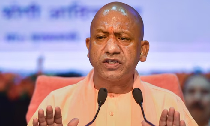  Bomb Explosion At Chief Minister's Yogi Adityanath House, Up Cm Yogi Adityanat-TeluguStop.com