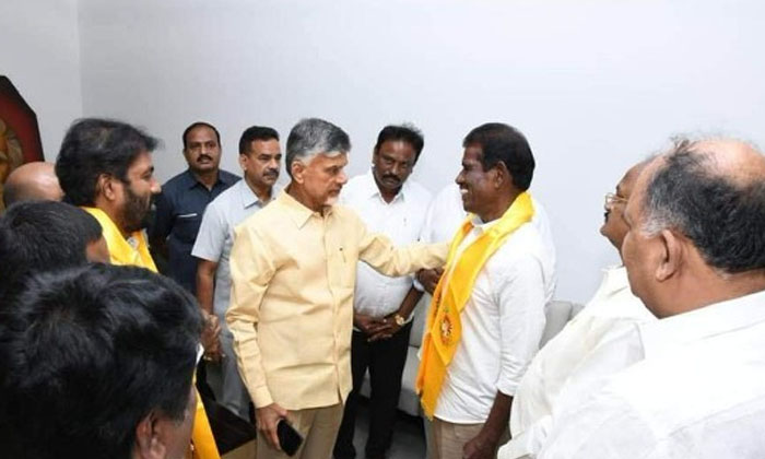  Former Mla Joins Tdp Under Chandrababu's Leadership Tdp, Chandrababu, Srikalahas-TeluguStop.com