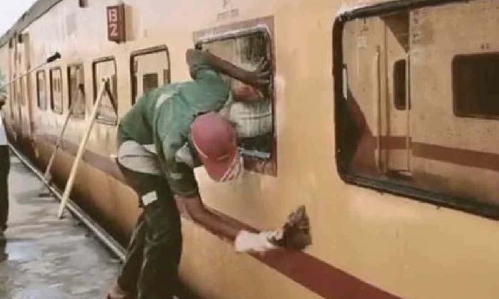  Do You Know How To Clean Trains Video Viral , Train, Clean Trains, Viral Latest-TeluguStop.com