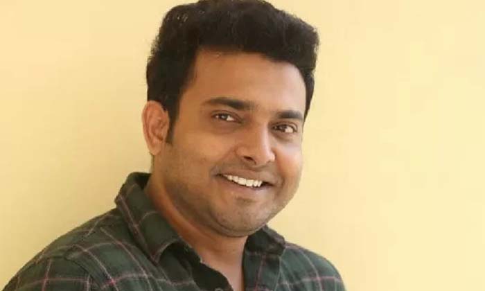 Jabardasth Show That Has Completed Ten Years Getup Srinu Who Made Emotional Comm Jabardasth Show That Has Completed Ten Years Getup Srinu Who Made Emotional Comm-TeluguStop.com