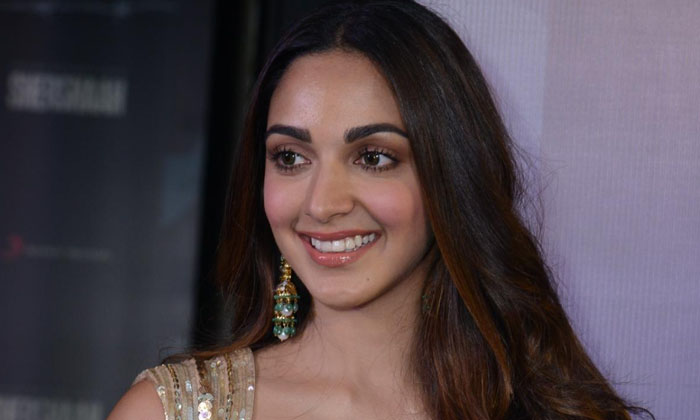 Telugu Bollywood, Kiara Advani, Love, Ram Charan, Rc, Shanker, Tollywood-Movie Telugu Bollywood, Kiara Advani, Love, Ram Charan, Rc, Shanker, Tollywood-Movie