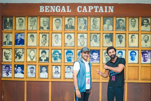  Ranbir Kapoor Fuels Rumors Of Sourav Ganguly Biopic With Cricket Match-TeluguStop.com