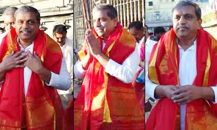  Sajjala Ramakrishna Reddy Visited Tirumala Temple ,sajjala Ramakrishna Reddy,tir-TeluguStop.com