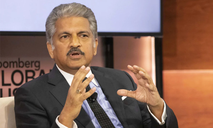  Anand Mahindra Message To Global Media Amid Adani Hindenburg Controversy Details-TeluguStop.com