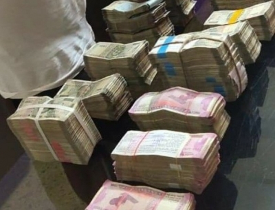  Another Huge Amount Of Cash Seized In Kolkata-TeluguStop.com