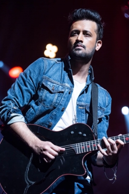  Atif Aslam To Perform With Firdaus Orchestra Live In Concert In Dubai-TeluguStop.com