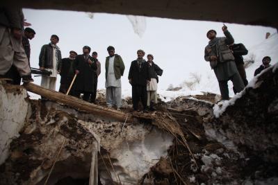  Avalanches, Flash Flood Destroy 20 Houses In Afghanistan-TeluguStop.com