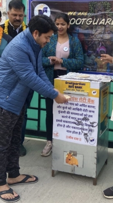  Benaras Gets A ‘roti Atm’ To Feed Stray Dogs And Cows-TeluguStop.com