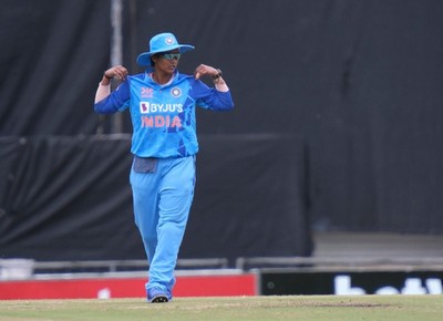  Bowling Sessions Before Going For World Cup Helping Me In Bowling: Deepti Sharma-TeluguStop.com
