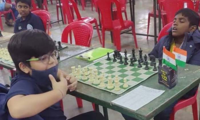  Anand Mahindra Praises Book That He Will Become A Chess Grandmaster ,anand Mahin-TeluguStop.com