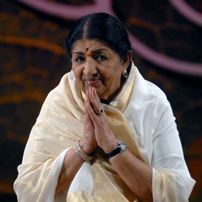  Dedicate Mumbai Coastal Road To Lata Didi, Urges Mangeshkar Family-TeluguStop.com