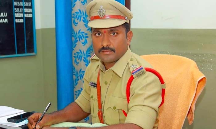  Good Hearted Man In Police Department ,police Department,daggula Kranti Kumar,j-TeluguStop.com