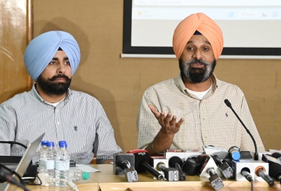  Extend Delhi Excise Scam Probe To Punjab: Akali Dal-TeluguStop.com