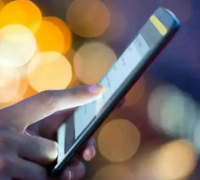  Global Smartphone Revenue Fall By 9% In 2022: Report-TeluguStop.com