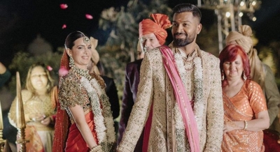  Hardik Pandya And Natasa Stankovic Pandya Release Grand Indian Wedding Photos-TeluguStop.com