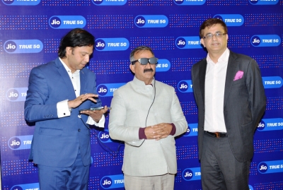 Himachal Cm Launches Jio’s 5g Services Himachal Cm Launches Jio’s 5g Services-TeluguStop.com
