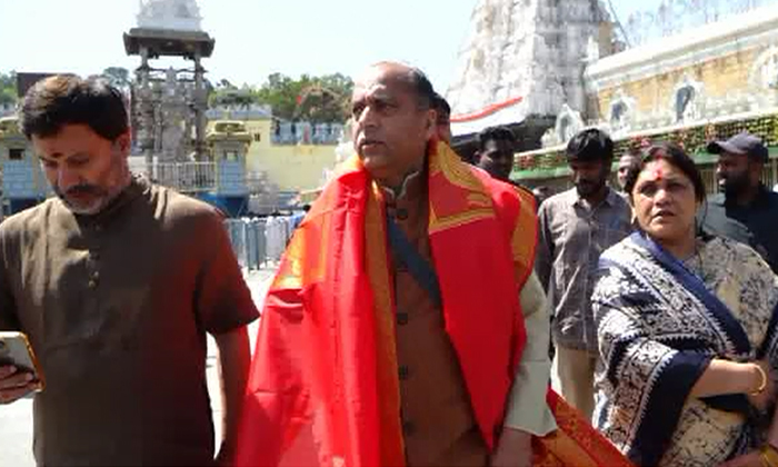 Telugu Taneti Vanitha, Srivenkateswara, Taneiti Vanitha, Tirumala Temple-Press R