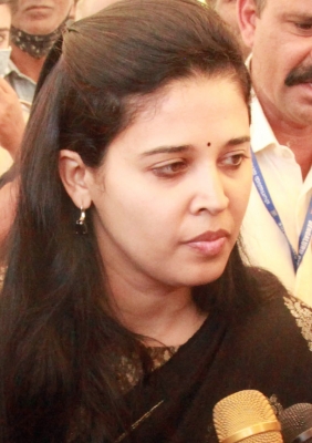  Ias Vs Ips Fight: Karnataka Court Adjourns Hearing On Ias Officer Sindhuri’-TeluguStop.com