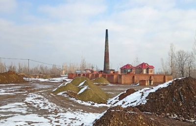  In Kashmir’s Budgam, Brick Kilns Smoke Life Out Of Cultivable Lands-TeluguStop.com