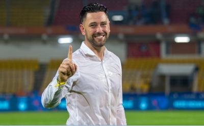  Isl: Coach Buckingham Calls Mumbai City Fc’s League Shield Triumph A Huge-TeluguStop.com