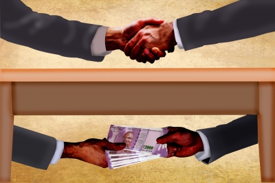  J&k Government Employee Held Accepting Bribe-TeluguStop.com