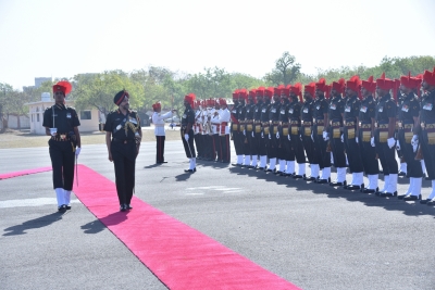  Lt Gen Amardeep Singh Bhinder Relinquishes As South Western Army Commander-TeluguStop.com