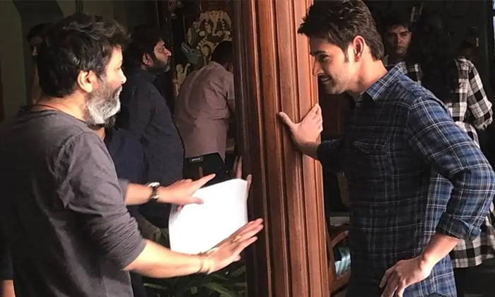  Mahesh Babu And Trivikram Movie Update , Mahesh Babu, Pooja Hegde, Sree Leela, S-TeluguStop.com