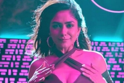 Mrunal Thakur On ‘kudiyee Ni Teri Vibe’: Wanted To Own My Body, My D Mrunal Thakur On ‘kudiyee Ni Teri Vibe’: Wanted To Own My Body, My D-TeluguStop.com