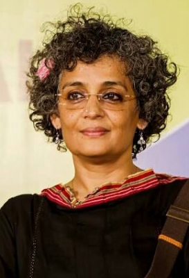  Nation Looking At Bihar With Great Expectations For Change: Arundhati Roy-TeluguStop.com