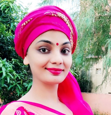  Neha Singh Rathore’s Ditty Enlists Political Support-TeluguStop.com