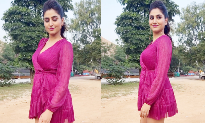  Netizens Trolling Anchor Varshini Outfit Viral On Social Media Details, Anchor V-TeluguStop.com