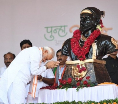  Pm Modi Pays Tributes To Shivaji On His Birth Anniversary-TeluguStop.com