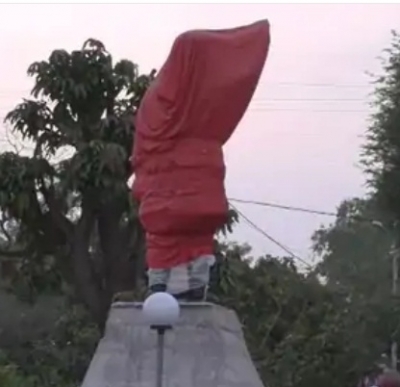  Political Row Erupts Yet Again Over Madhavrao’s Statue At Tikamgarh-TeluguStop.com