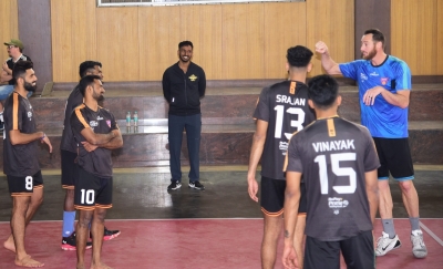  Prime Volleyball League: Bengaluru Torpedoes Face Kolkata Thunderbolt In Season-TeluguStop.com