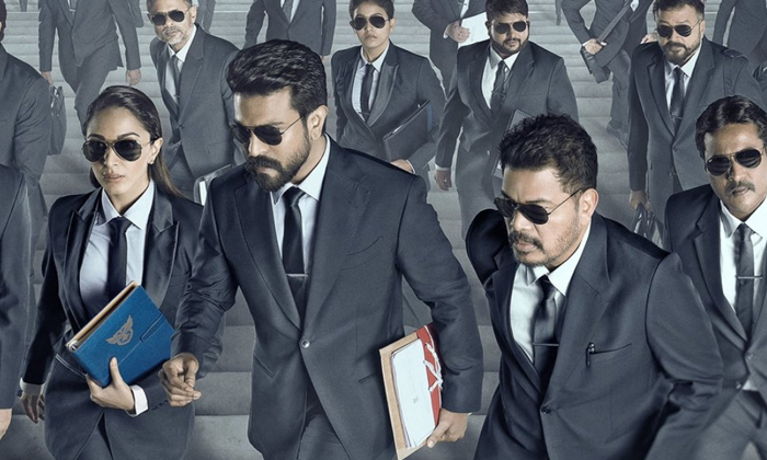 Ram Charan Fans Angry On Director Shankar And Dil Raju,ram Charan,indian 2,rc15, Ram Charan Fans Angry On Director Shankar And Dil Raju,ram Charan,indian 2,rc15,-TeluguStop.com