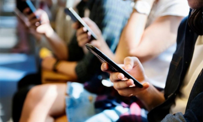 Rentmojo Get Smartphones On Rent Details, Apple, Samsung , Smartphones, Smartpho Rentmojo Get Smartphones On Rent Details, Apple, Samsung , Smartphones, Smartpho-TeluguStop.com