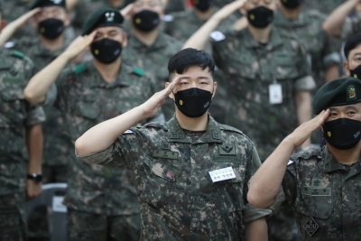  S.korea Indicts 42 People On Charges Of Avoiding Mandatory Military Service-TeluguStop.com