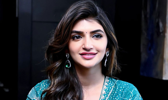 Telugu Ketika Sharma, Pawan Kalyan, Sai Dharam Tej, Samuthirakani, Sree Leela, T