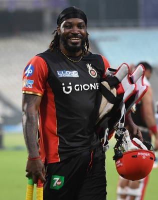  ‘she Was In Pain And Wanted Me To Hit More Sixes’: Chris Gayle Recal-TeluguStop.com