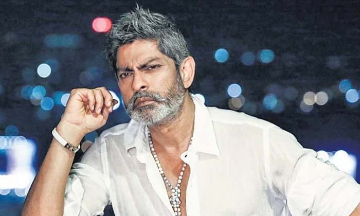  She Stopped Going To Movie Functions For That Reason Jagapathi Babus Comments Ar-TeluguStop.com