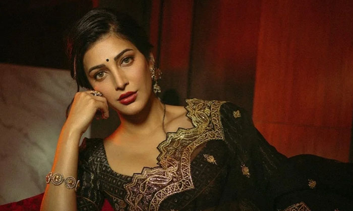  Sruthi Hassan Dont Want To Act In South Indian Movies-TeluguStop.com