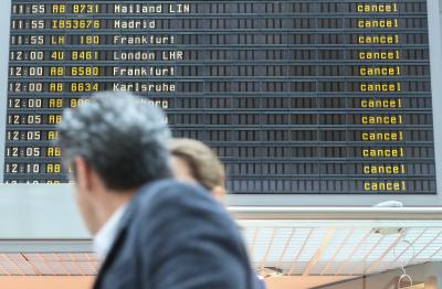  Strikes Bring Air Traffic To Standstill In Germany-TeluguStop.com