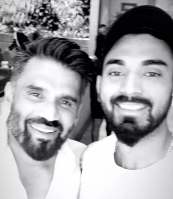  Suniel Shetty Spills The Beans About His First Meeting With Son-in-law Rahul-TeluguStop.com