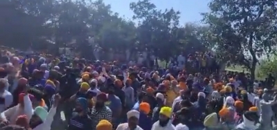  Supporters Of Khalistan Sympathiser Amritpal Clash With Police (lead)-TeluguStop.com