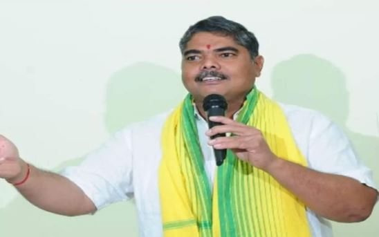  Former Kaikaluru Mla Joins Ycp-TeluguStop.com