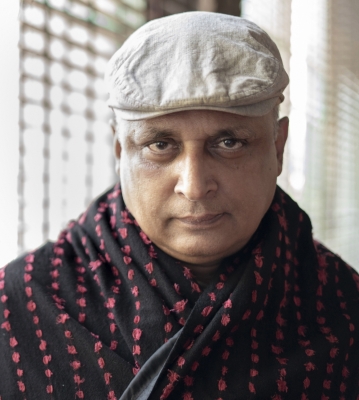  ‘to Be Or Not To Be’: Piyush Mishra And Exorcising Hamlet’s Gh-TeluguStop.com