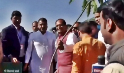  Two Years, 2,200 Saplings Across India – Shivraj Honours His Green Pledge-TeluguStop.com