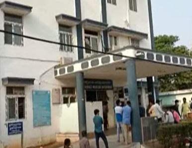  Pg Medical Student Attempted Suicide In Warangal.. The Condition Is Serious-TeluguStop.com