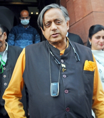  Will Caste Factor Keep Shashi Tharoor Out Of The Cwc?-TeluguStop.com